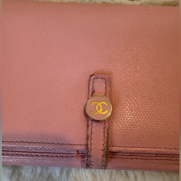 Chanel Coco Pink bifold WOC wallet on chain w Gold Accents & charm vintage - Picture 2 of 16